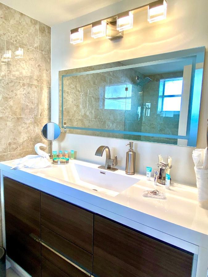 Modern Waterfront Apartment With Miami Skyline View, Free Parking 5 Mins Drive To ميامي بيتش المظهر الخارجي الصورة