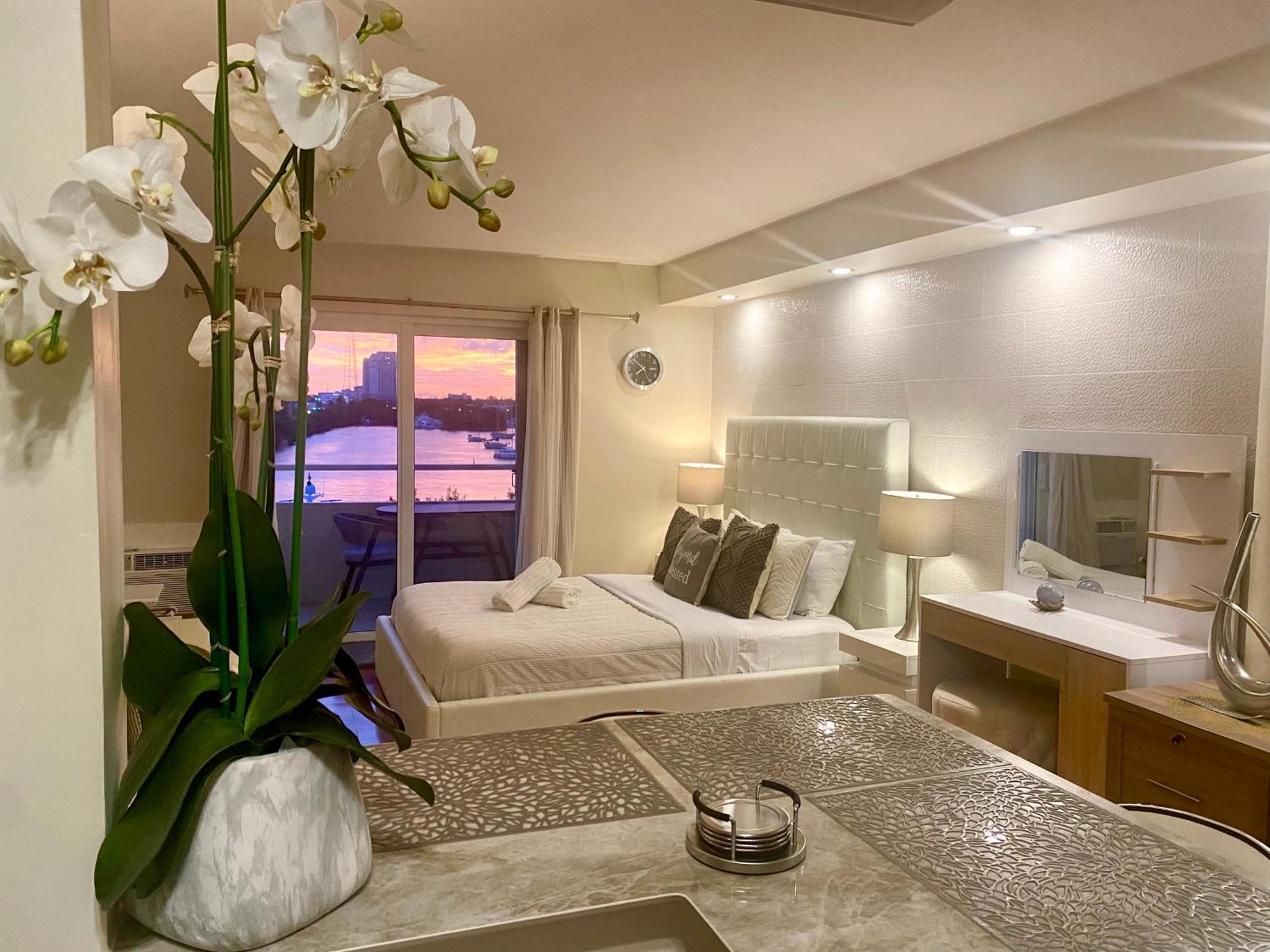 Modern Waterfront Apartment With Miami Skyline View, Free Parking 5 Mins Drive To ميامي بيتش المظهر الخارجي الصورة