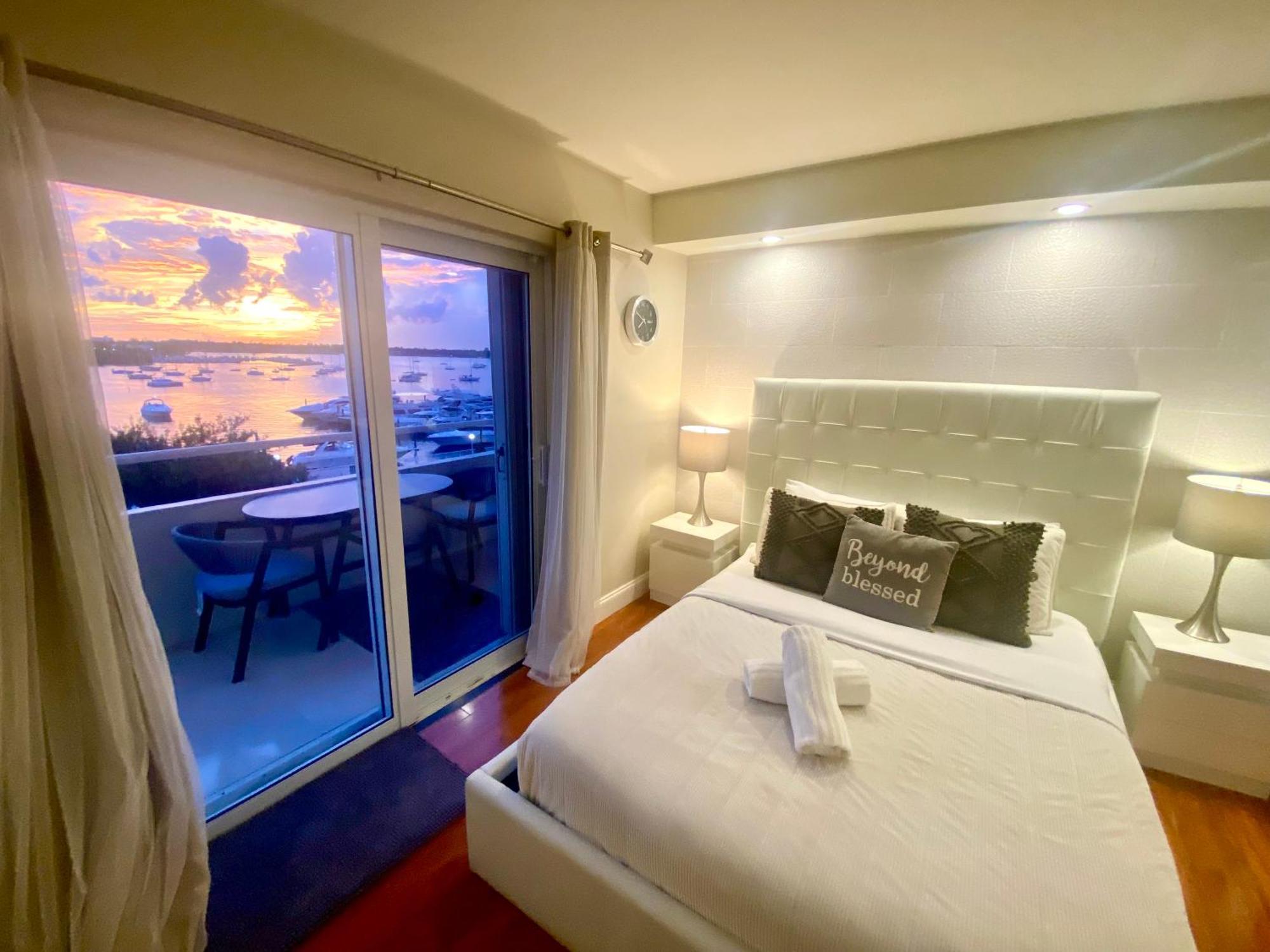 Modern Waterfront Apartment With Miami Skyline View, Free Parking 5 Mins Drive To ميامي بيتش المظهر الخارجي الصورة